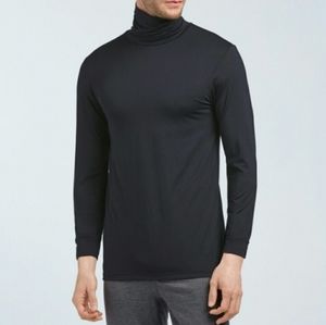 Uniqlo Heattech Turtleneck shirt
